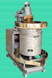 Wooden Chekku Oil Making Machine